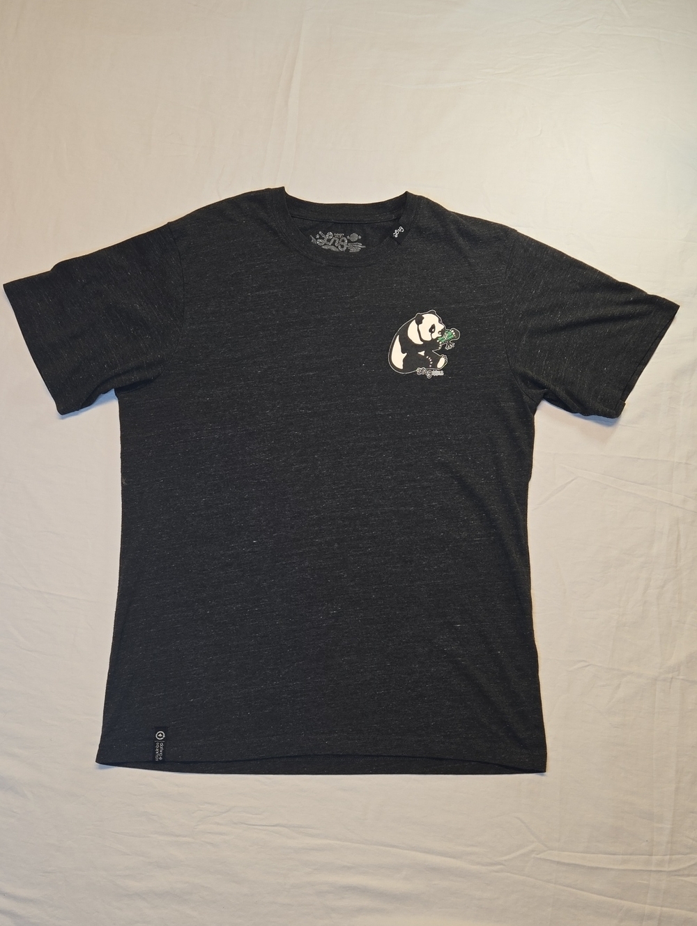 LRG Grey Short Sleeve Crewneck T-Shirt with Panda Graphic Vintage Y2K